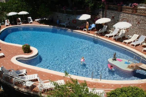Mediterranee Hotell 4*